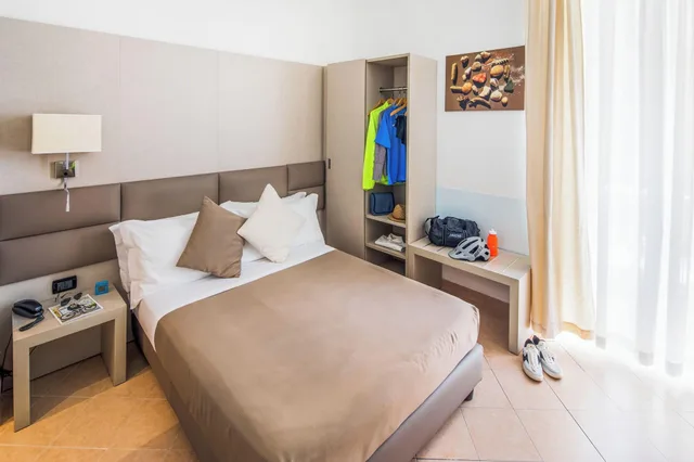 غرفة مفردة بشرفة بإطلالة جزئية على البحر، Hotel Vesuvio 2/3