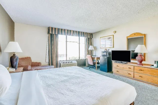 غرفة بسرير كينج، Hotel Monroe LA I-20 1/5