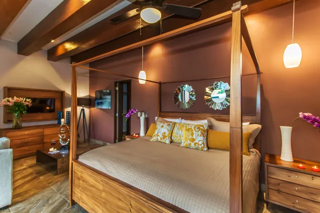 Mezzanine, 2 Bedrooms, Deluxe, Town House, 2 King Beds، Resorts By Pinnacle 220 2/7