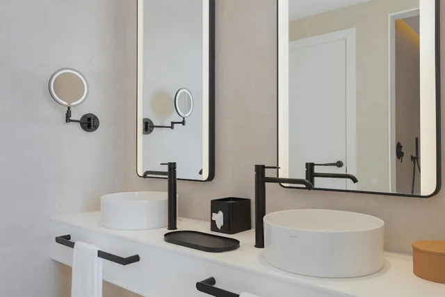 غرفة بسرير كينج بشرفة، Hotel Riomar, Ibiza, a Tribute Portfolio Hotel 10/10