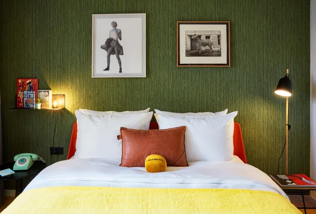 غرفة صغيرة بسرير كوين، Max Brown Hotel 7th District, part of Sircle Collection 1/1