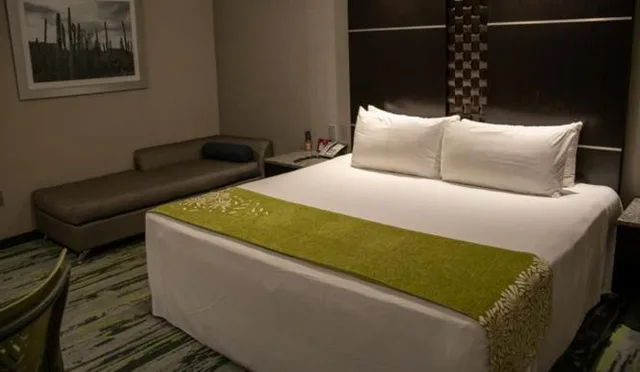 Standard, Hotel Araiza San Luis 3/10