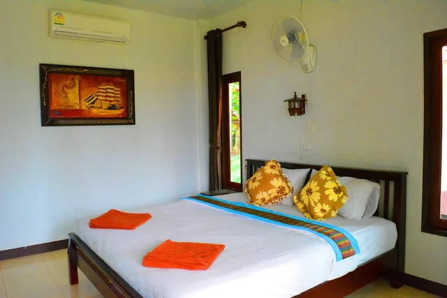 Room, King Bed, Lanta Family Resort 1/10