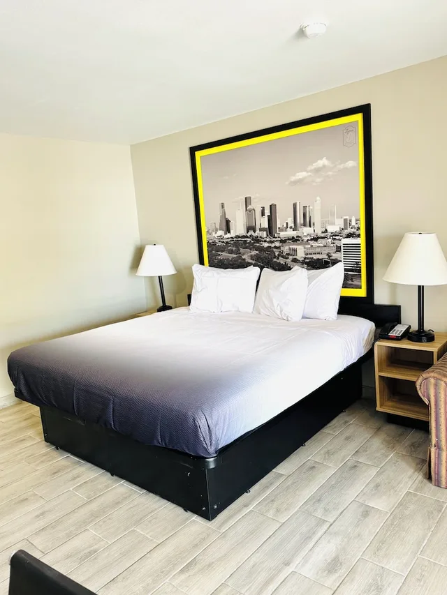 غرفة بسرير كينج، Super 8 by Wyndham Corpus Christi 1/8