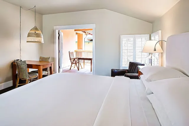 Deluxe, King Bed, Wine & Roses Hotel Restaurant Spa 2/6