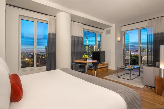 جناح استوديو ديلوكس بسرير كينج بإطلالة على المدينة، Hotel Indigo Lower East Side New York 1/8