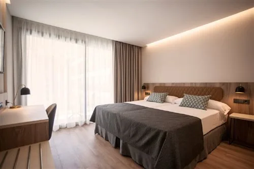 غرفة بسرير مزدوج أو سريرين منفصلين بإطلالة على المسبح، Presidente Hotel 1/1