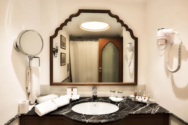 Luxury, Suite, King Bed, Beach Side, Ocean View، Sun N Sand 8/8