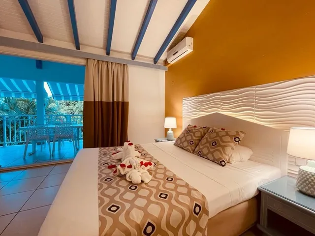 جناح عائلي بسرير مزدوج وسريرين منفصلين، Tropicana Suites 1/2