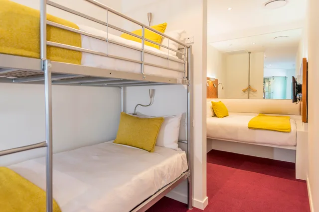 Urban, City, Family, Double Bed، Breakfree On Cashel 1/2