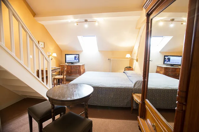 Duplex, Family, Double and Twin Beds, Hôtel La Villa Fleurie 2/6