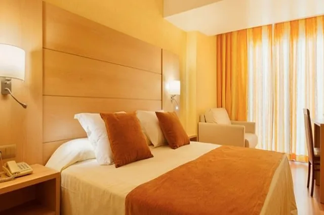 غرفة بسرير مزدوج بإطلالة على البحر، Hotel Pimar Spa 2/3