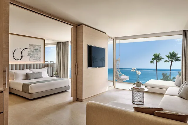 1 Bedroom, Deluxe, Suite, Double Bed, Sea Front, Sofa، Ikos Andalusia 1/3