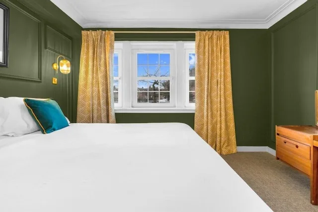 غرفة سوبيريور بسرير كينج، The Alyth Hotel 2/3