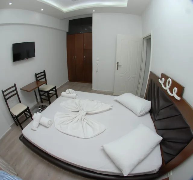 غرفة بسرير مزدوج بإطلالة على البحر، Hotel Iliria Sarande 6/10