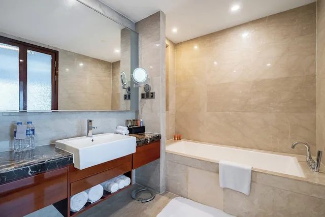 جناح بسرير كينج بإطلالة على النهر بغرفة نوم واحدة بمنطقة جلوس، CROWNE PLAZA ZHENJIANG 9/9