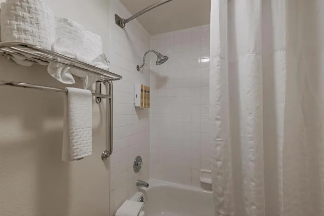 غرفة بسريرين كوين بشرفة للمدخنين، Best Western Plus Wine Country Inn & Suites 7/7