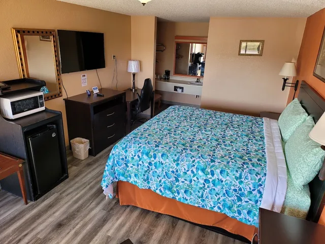 غرفة قياسية بسرير كينج للمدخنين، Budget Host Inn Eastland 1/3