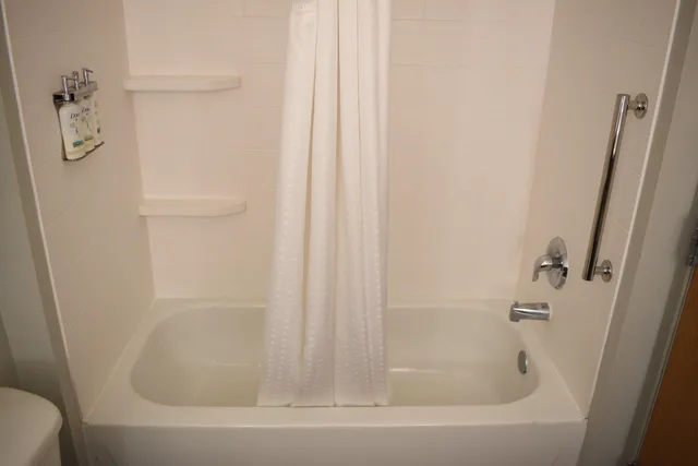 suite, multiple beds، Holiday Inn Express and Suites Lincoln South 9/10