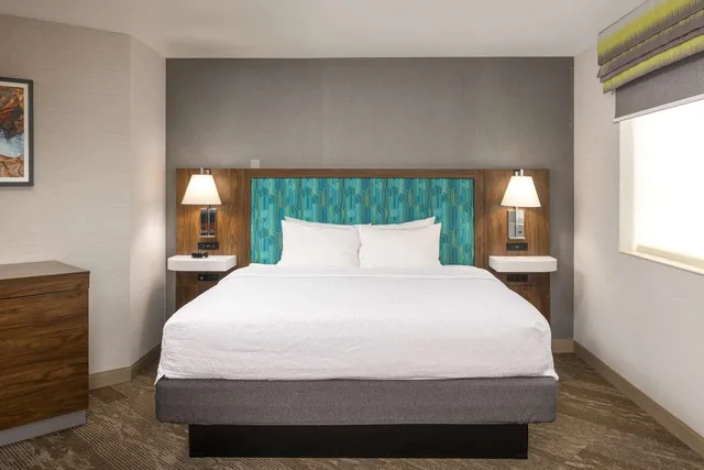 استوديو ديلوكس بسرير كينج، Hampton Inn Kalispell 1/3