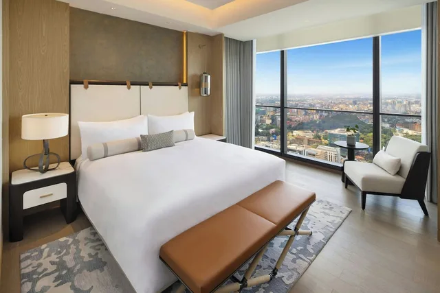 غرفة كلوب بسرير كينج بإطلالة على المدينة، JW Marriott Nairobi 2/4