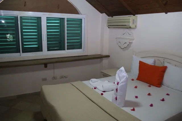 Family, Triple, 3 Double Beds, Ocean Front, Kitchenette، Hotel Villas Las Palmas Al Mar 8/10