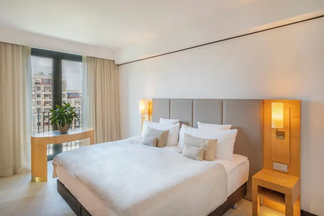 The Level, Junior Suite, Executive Lounge Access، Melia Berlin 1/2