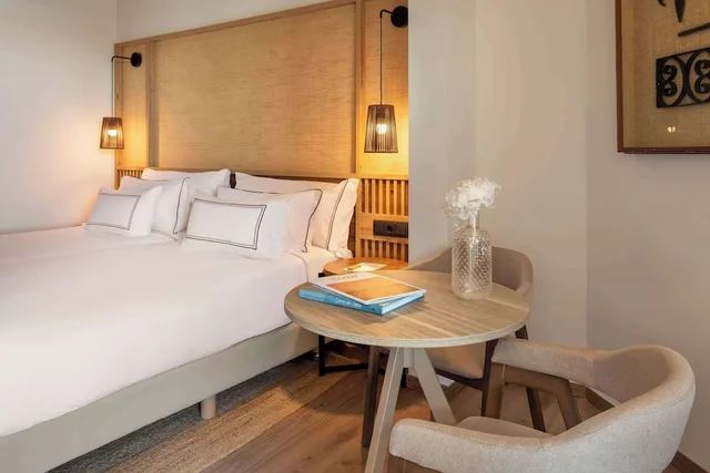 The Level, Junior Suite, Queen Bed, Sofa, Melia Atlantico Isla Canela 4/7