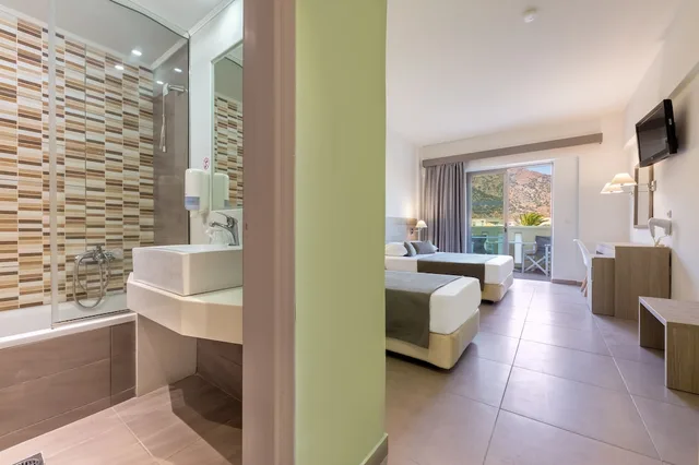 Suite, Double and Twin Beds, Shared Pool, Akti Beach Club 1/1