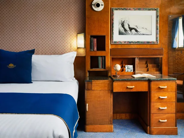جناح بسرير كينج، The Queen Mary 4/7