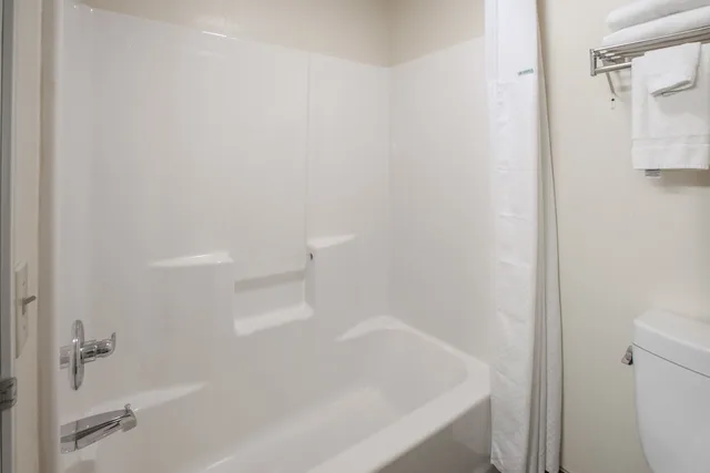 غرفة قياسية بسريرين كوين، Baymont By Wyndham South Haven 2/2