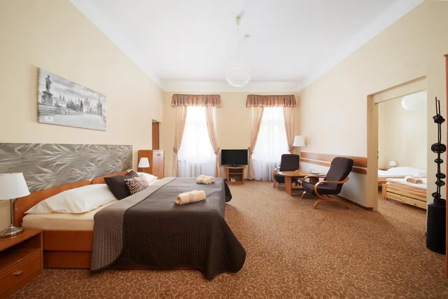 غرفة رباعية بسرير فردي، Hotel City Bell 1/7