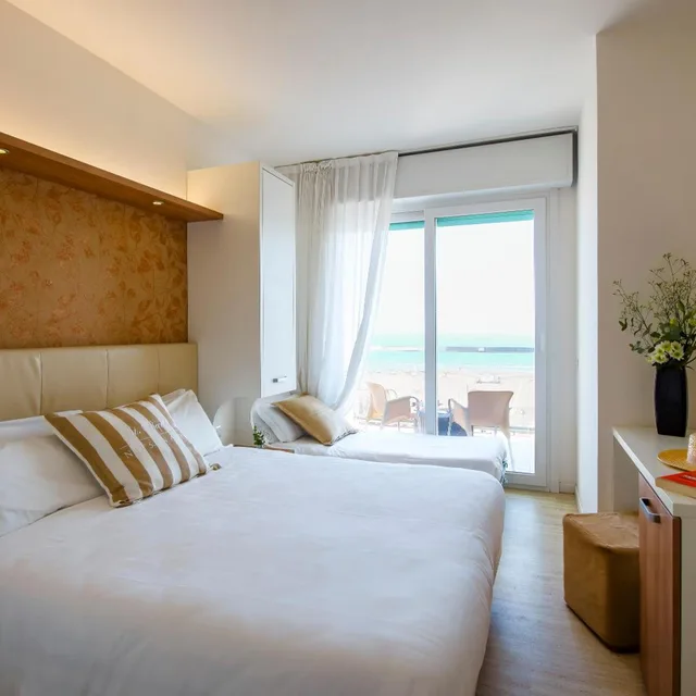 غرفة قياسية ثلاثية بإطلالة على البحر، Eurhotel 4/10