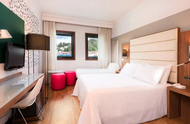 غرفة ثلاثية بثلاثة أسرّة، Hotel Santiago Plaza Affiliated By Melia 2/10