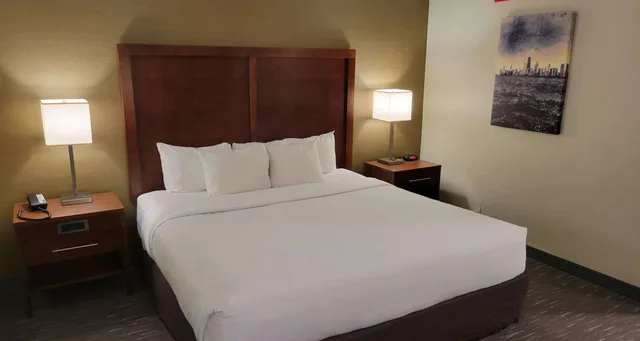 غرفة قياسية بسرير كينج، Best Western Chicago Downers Grove 3/4