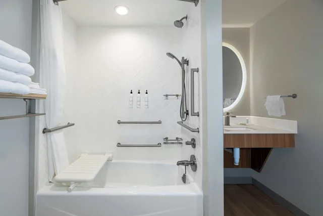 Studio, King Bed, Towneplace Suites By Marriott Norfolk 5/5