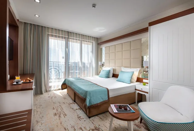 Deluxe, Twin Beds, King Bed, Lateral Side Sea View، Festa Via Pontica 5/10