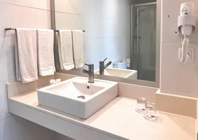 غرفة عائلية بسرير كوين مع أريكة، Hotel Guitart Central Park Aqua Resort 3/3