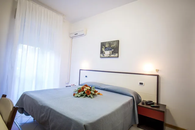 Family 6، Hotel Caraibi 2/6