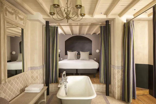 جناح جونيور بسرير كوين مع أريكة، Hotel Elysee Regencia 1/1