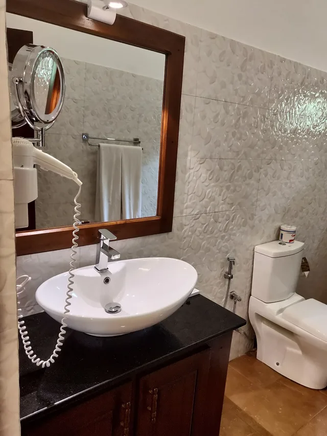 Deluxe, King Bed, Pool Deck، Oreeka Hotel 3/7
