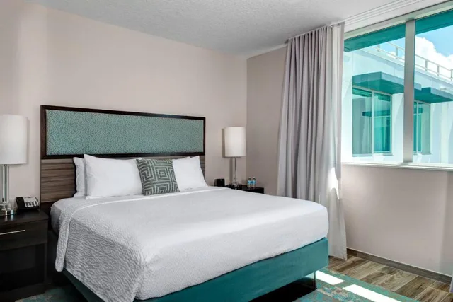 جناح بسرير كينج مع أريكة، Residence Inn Miami Beach Surfside 1/6
