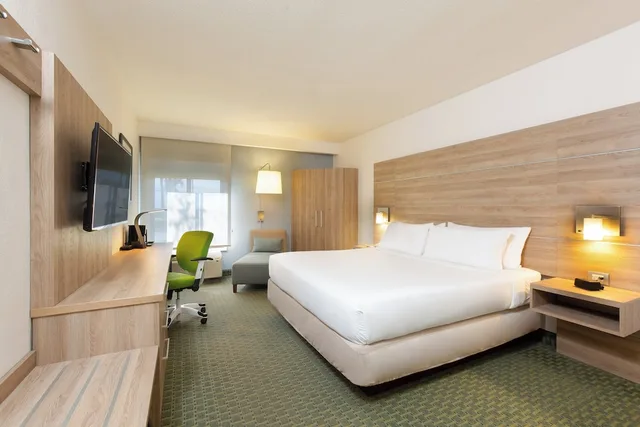 غرفة قياسية بسرير كينج، Holiday Inn Express San Jose Costa Rica Airport 3/10