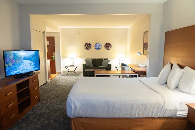 جناح تنفيذي بسريرين مزدوجين، La Quinta Inn & Suites by Wyndham Bannockburn-Deerfield 1/4