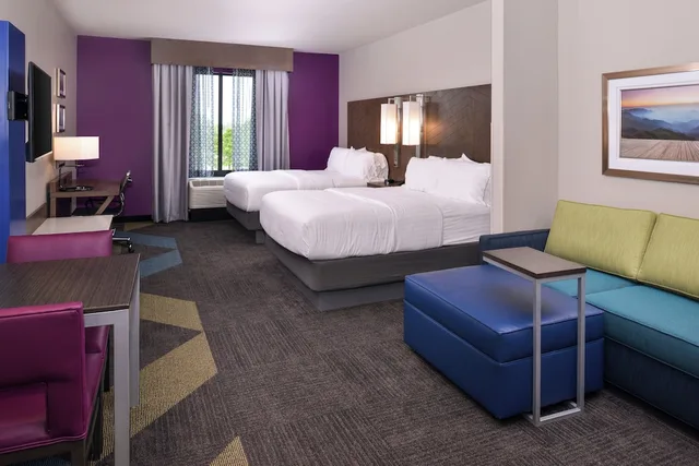 Suite, 2 Queen Beds, Accessible, Holiday Inn Express Suites Bryant Benton Area 2/4