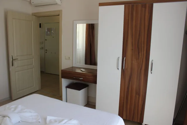 جناح سوبيريور بسرير كوين بإطلالة على الجبل بشرفة بغرفة نوم واحدة مع أريكة، Tebriz Apart Hotel 1/4