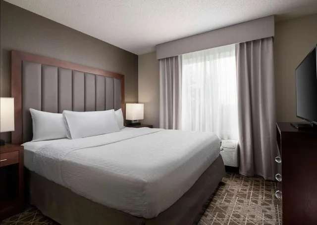 جناح بسرير كينج بغرفة نوم واحدة بحوض استحمام لذوي الإعاقة، Homewood Suites by Hilton Somerset 1/4