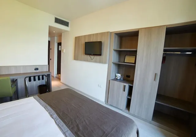 Superior, Queen Bed, Partial Lake View، Hotel Giardino 3/6