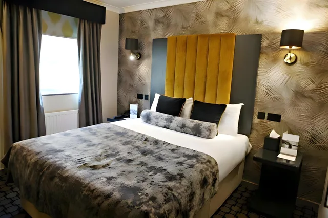غرفة قياسية، Denham Grove 1/2