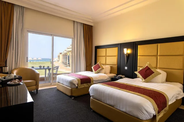غرفة قياسية بسريرين منفصلين، Royal Beach Hotel & Resort 2/5